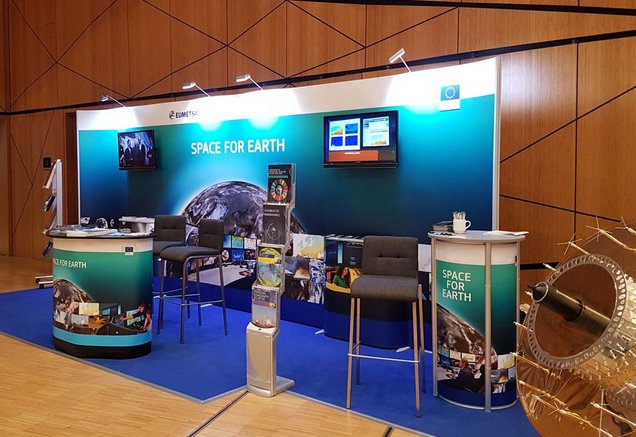 Stand de exposición - ISOframe Wave - EUMETSAT Stand de exposición - ISOframe Wave - EUMETSAT